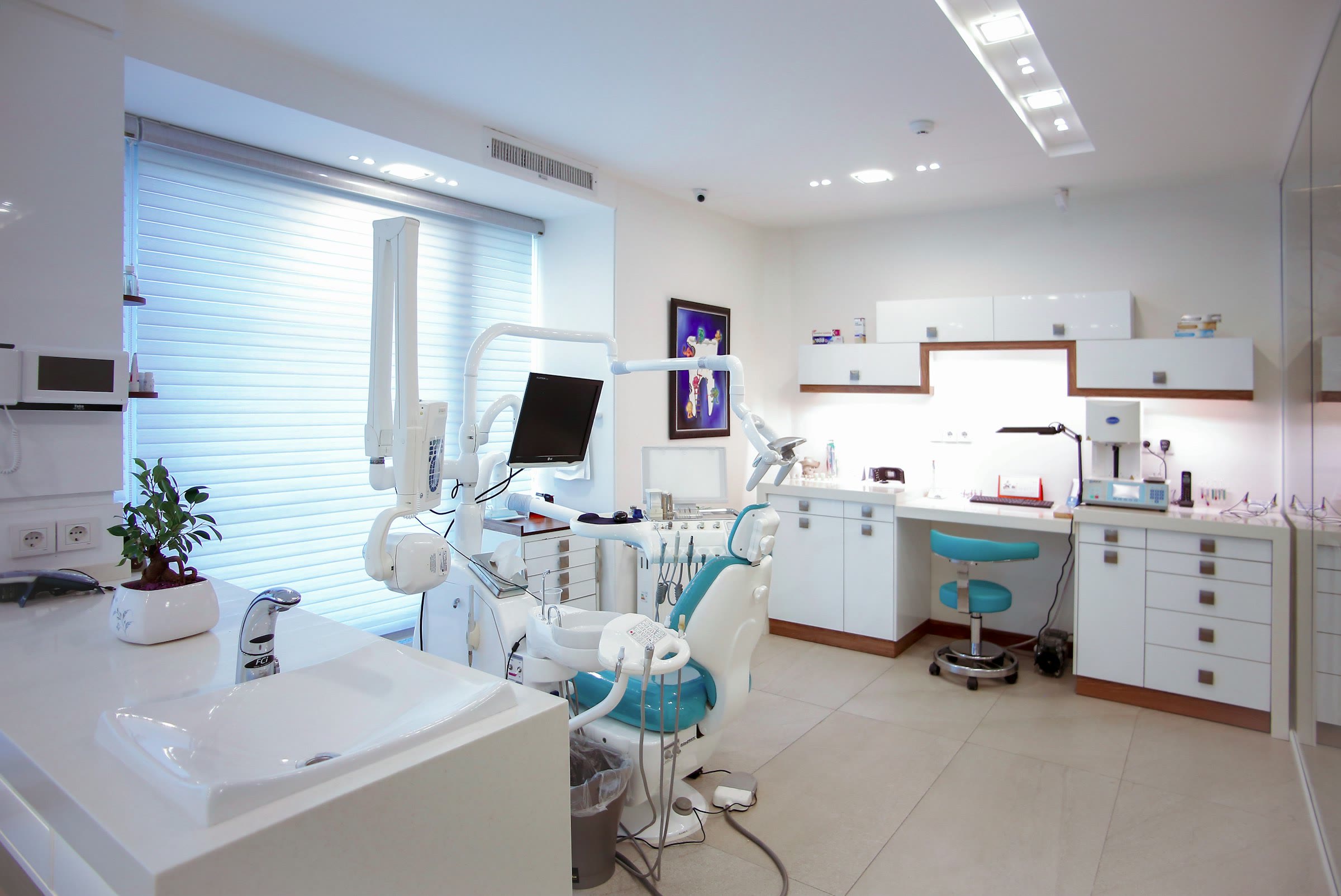 Calm, bright dental treatment room